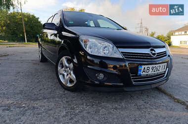 Універсал Opel Astra 2008 в Тростянці