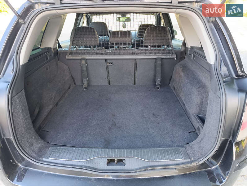 Универсал Opel Astra 2008 в Тростянце