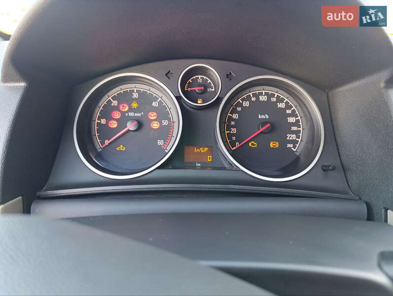Универсал Opel Astra 2008 в Тростянце