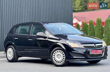 Хэтчбек Opel Astra 2010 в Межгорье