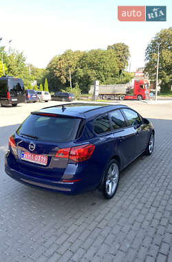 Универсал Opel Astra 2011 в 