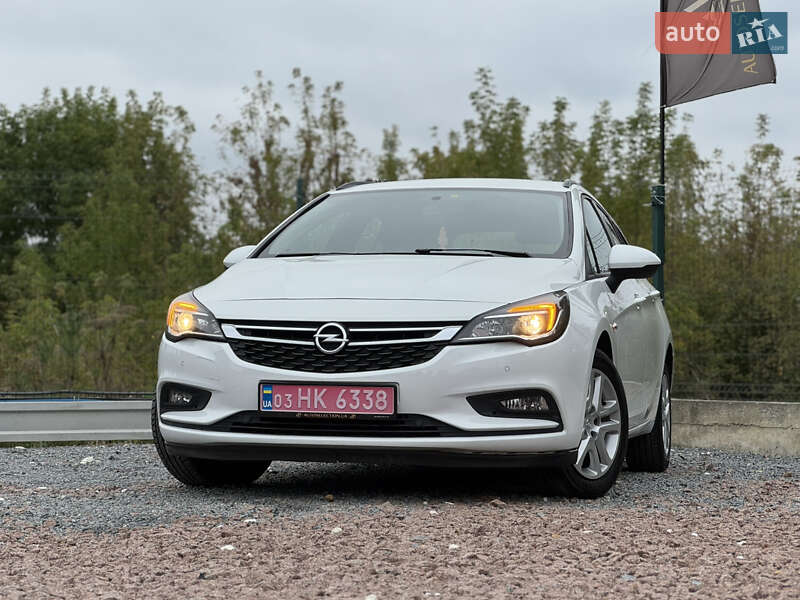 Универсал Opel Astra 2017 в Дрогобыче