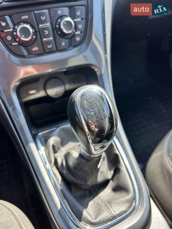 Универсал Opel Astra 2014 в Сумах