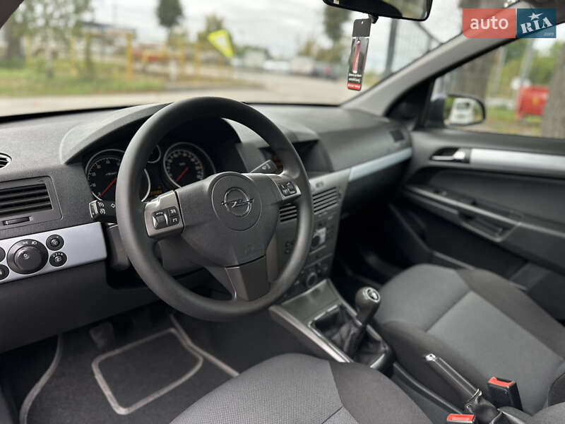 Універсал Opel Astra 2006 в Вінниці