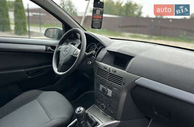 Универсал Opel Astra 2006 в 