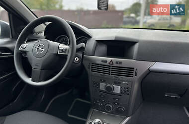 Универсал Opel Astra 2006 в 