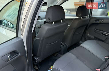 Универсал Opel Astra 2009 в 