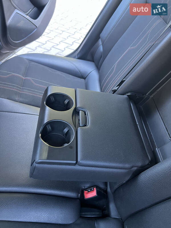 Універсал Opel Astra 2012 в Миргороді