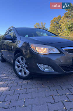Opel Astra 2012