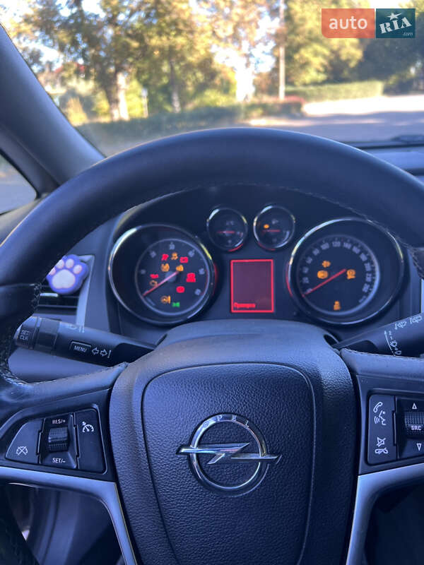 Універсал Opel Astra 2012 в Миргороді