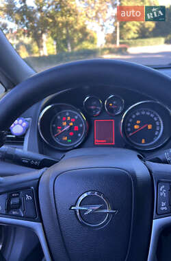 Универсал Opel Astra 2012 в 