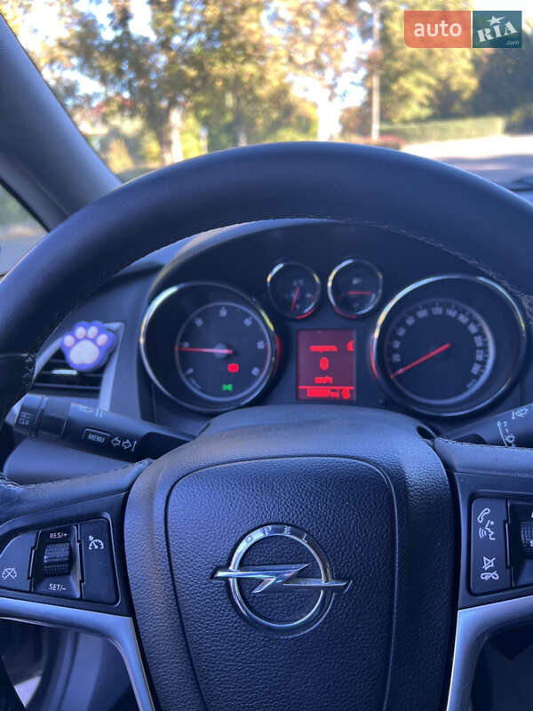 Універсал Opel Astra 2012 в Миргороді