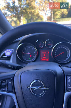 Универсал Opel Astra 2012 в 