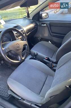 Хэтчбек Opel Astra 2003 в 