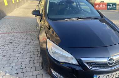 Универсал Opel Astra 2011 в Городенке