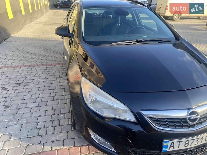 Opel Astra 2011