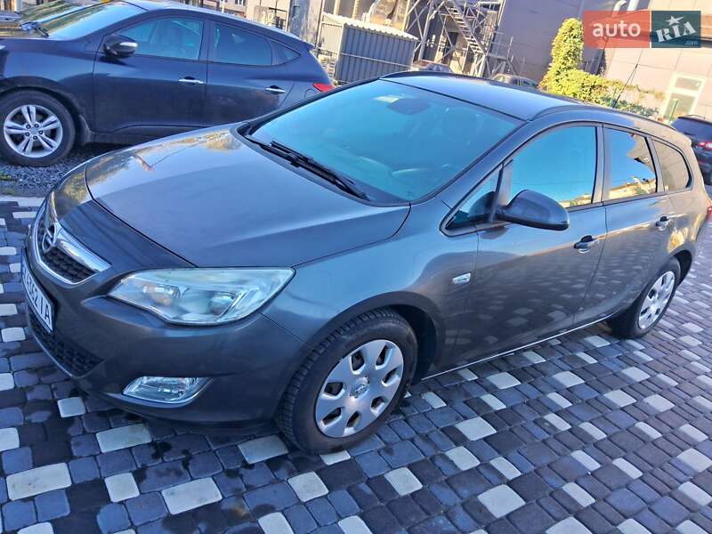 Универсал Opel Astra 2011 в Шепетовке