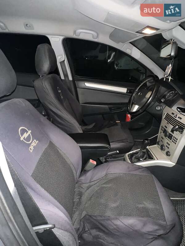 Универсал Opel Astra 2007 в Черновцах