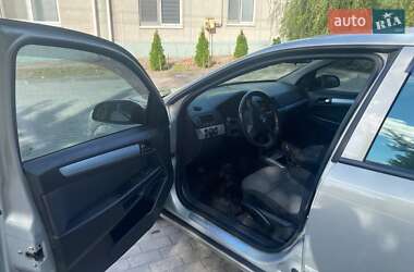 Хэтчбек Opel Astra 2006 в 