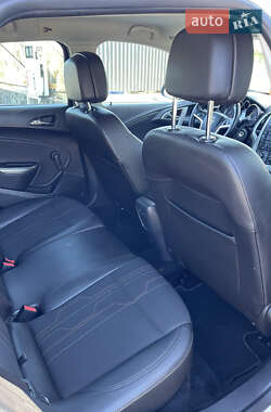 Универсал Opel Astra 2012 в 