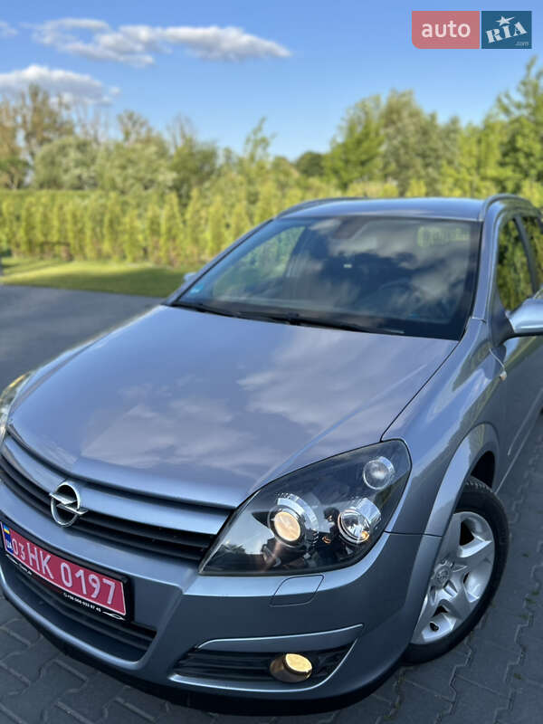 Универсал Opel Astra 2005 в Золочеве