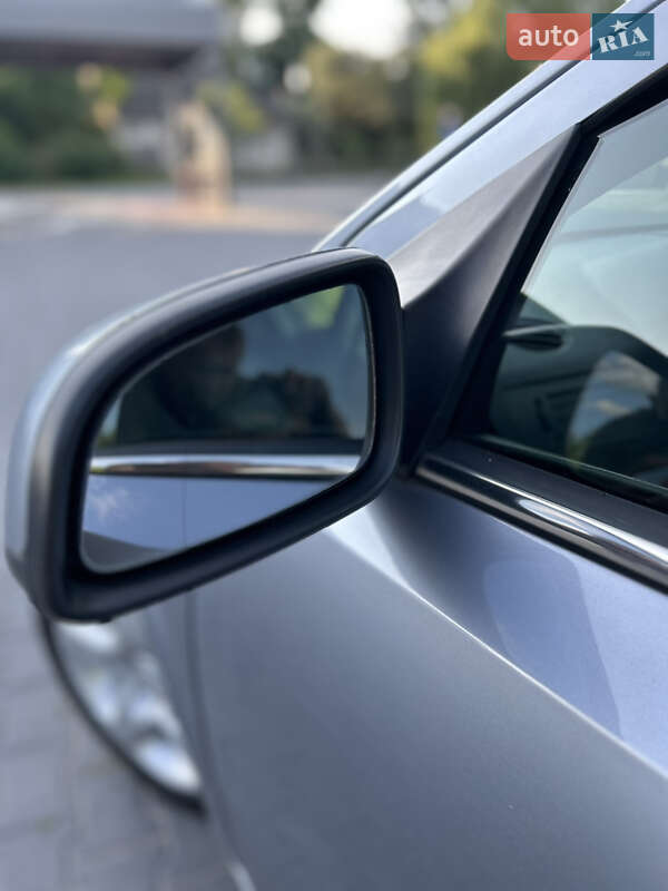 Универсал Opel Astra 2005 в Золочеве