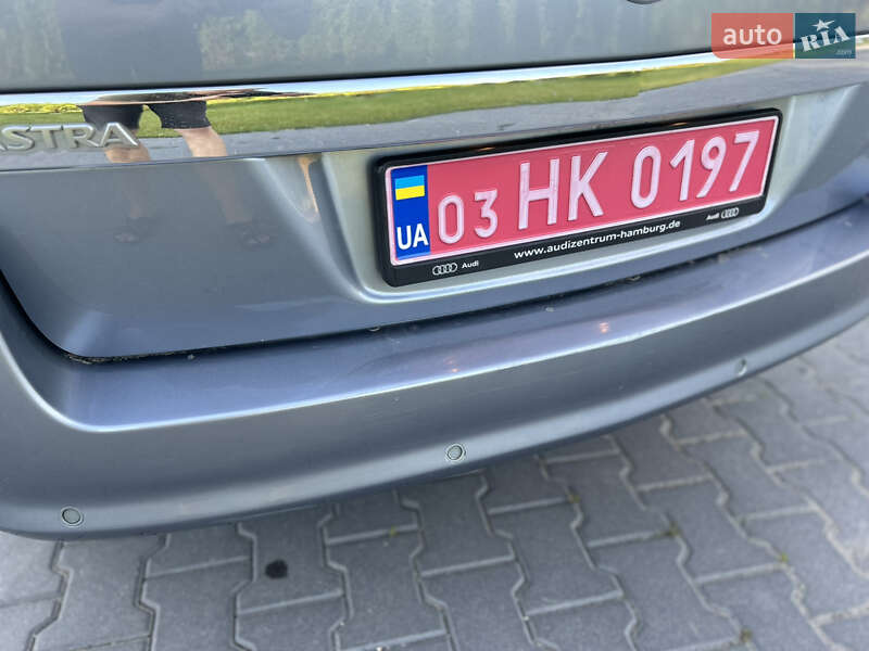 Универсал Opel Astra 2005 в Золочеве
