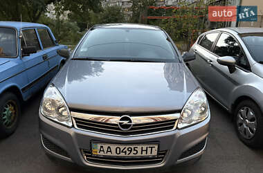 Хэтчбек Opel Astra 2008 в 