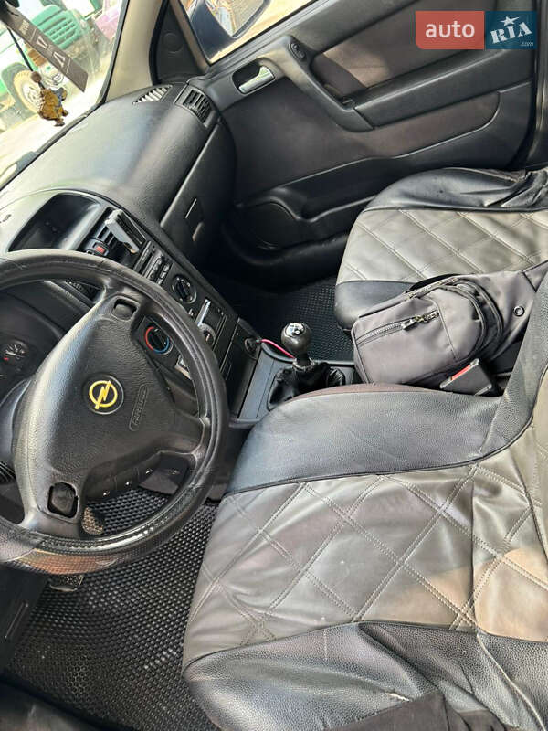 Универсал Opel Astra 2000 в Тячеве