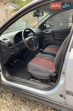 Седан Opel Astra 2004 в 