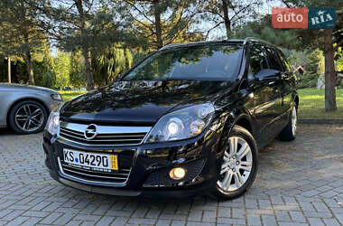 Универсал Opel Astra 2010 в Дрогобыче
