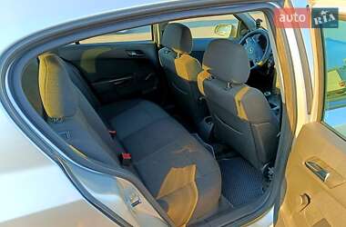 Хэтчбек Opel Astra 2006 в 