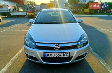 Хэтчбек Opel Astra 2006 в 