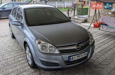 Хэтчбек Opel Astra 2007 в Обухове