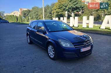 Хэтчбек Opel Astra 2005 в 