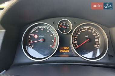 Хэтчбек Opel Astra 2005 в 