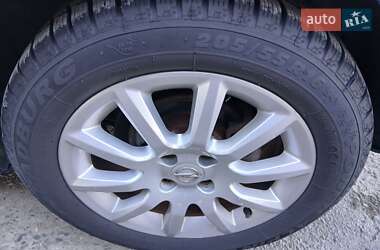 Хэтчбек Opel Astra 2005 в 