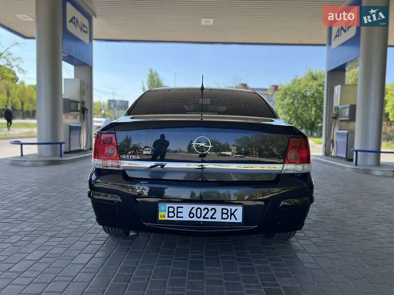 Седан Opel Astra 2013 в Николаеве