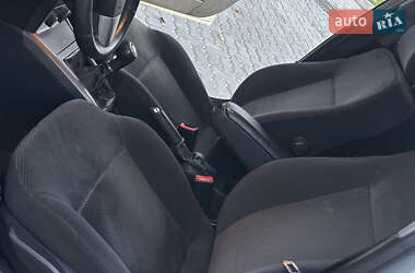 Хэтчбек Opel Astra 2005 в 