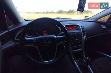 Универсал Opel Astra 2011 в 