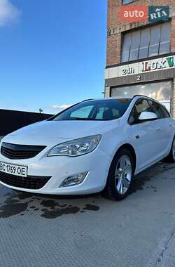 Opel Astra 2011