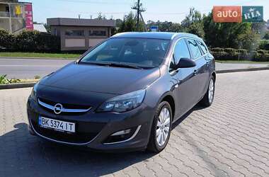 Універсал Opel Astra 2015 в Чернівцях