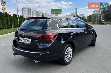 Универсал Opel Astra 2013 в 