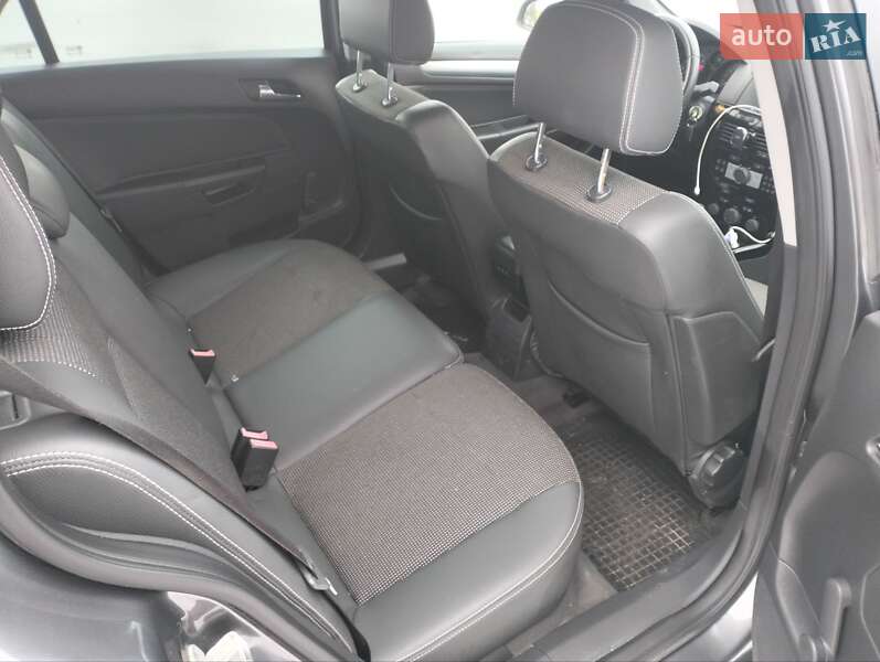 Универсал Opel Astra 2009 в Чернигове