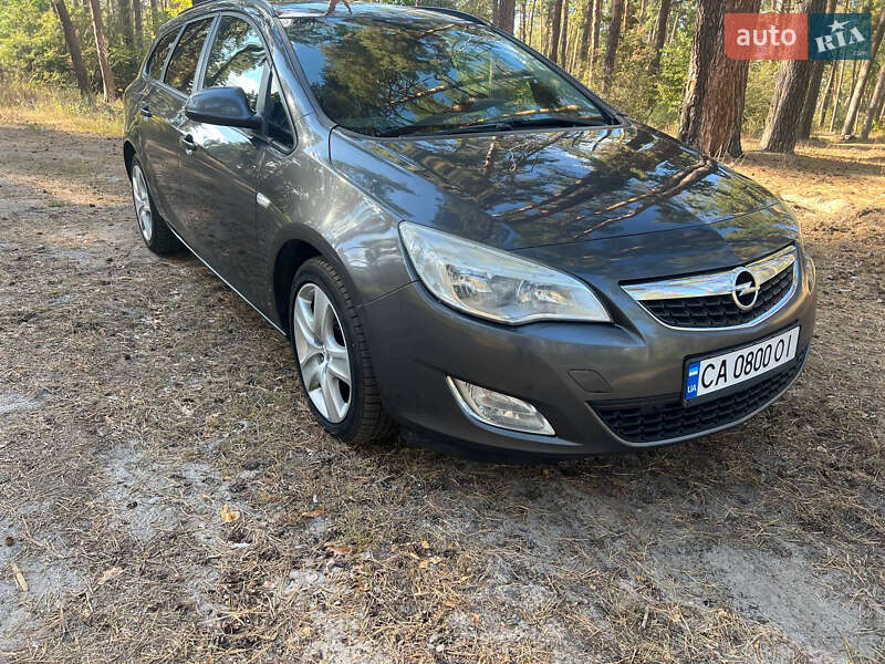 Opel Astra 2012