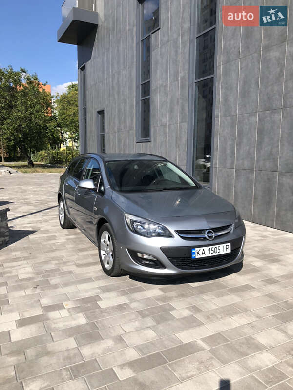 Универсал Opel Astra 2014 в Киеве