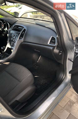 Универсал Opel Astra 2014 в 