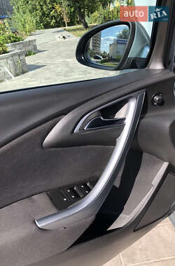 Универсал Opel Astra 2014 в 