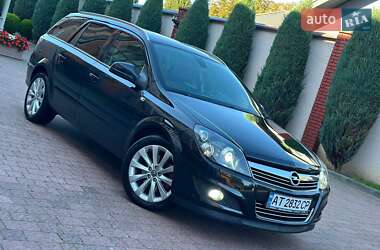 Универсал Opel Astra 2010 в 