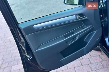 Универсал Opel Astra 2010 в 